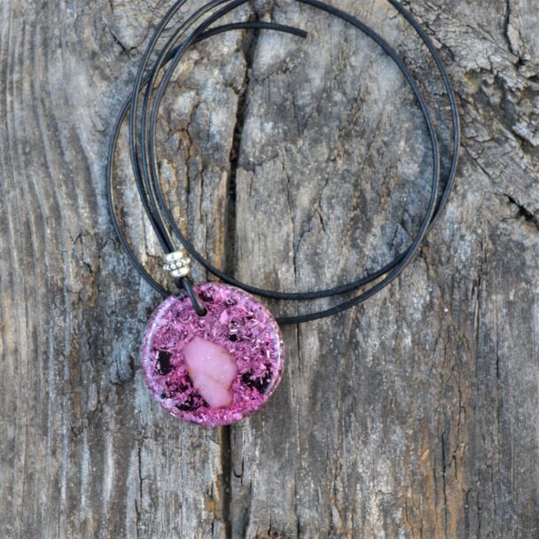 Fuchsia pink classic pendant orgonite